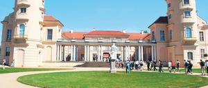 Tourismusmagnet. Beliebt ist Rheinsberg bei Touristen vor allem wegen seines Schlosses nebst Parkanlage – und anders als in Potsdam gibt es in dem Erholungsort im Ruppiner Seenland schon seit Jahren eine Tourismusabgabe für Unternehmen, die von Sehenswürdigkeiten wie dem Schloss profitieren.