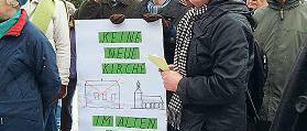 Frage der Dimension. Gegner protestierten gegen den geplanten Neubau.