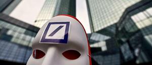 Vor den Bankentürmen in Frankfurt am Main wird häufig demonstriert. Bei Protesten kam es 2012 zu Zusammenstößen.