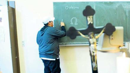 Schule kirchlicher Prägung. Mit 50 Schülern will die Fördergemeinschaft für Schulen in freier Trägerschaft die 7. Klasse eines reinen Jungengymnasiums eröffnen. In der Stadt gibt es weiterhin Vorbehalte gegen die Pläne.