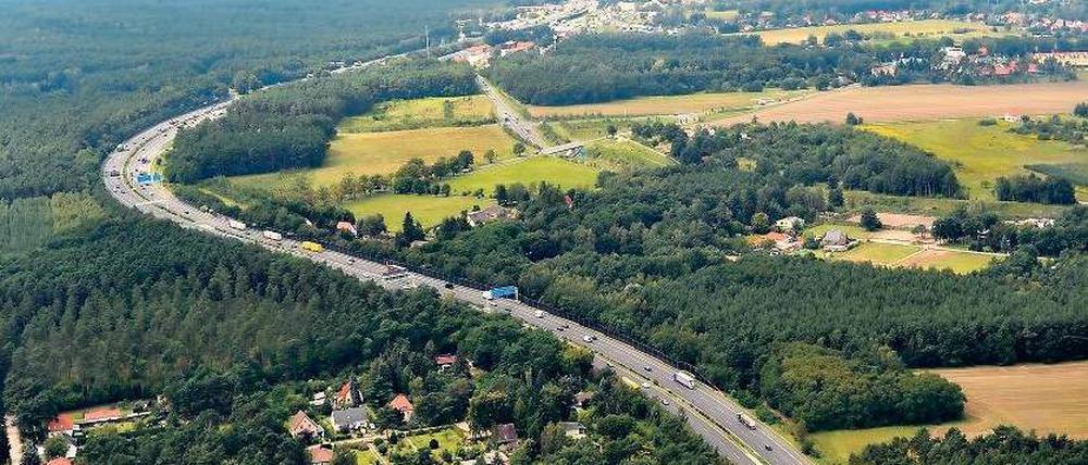 Breiter und ruhiger. Der Lärm von 125 000 Autos auf acht Spuren im Jahr 2025 soll dank hoher Wände weniger stören.