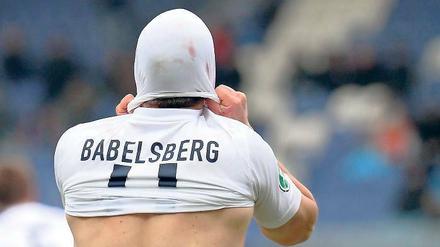 Enttäuscht. Oliver Kragl hatte den Ausgleich auf dem Fuß. Als er in der 49. Minute frei vorm Tor abzog, traf der 22-Jährige jedoch nur die Unterkante der Latte.