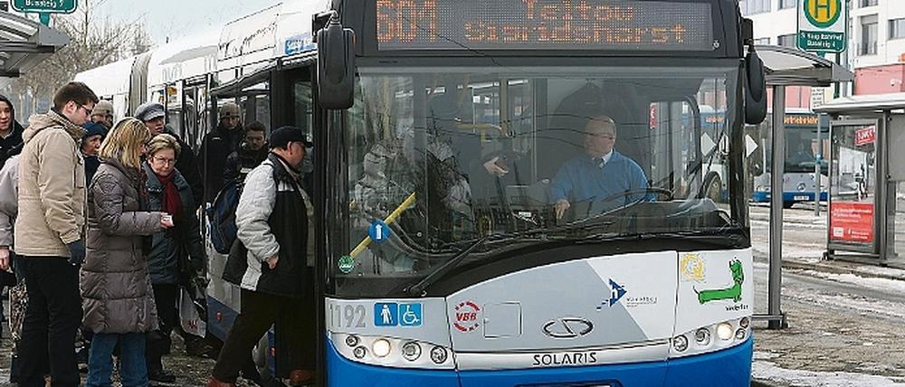 Für Havelbus- und VIP-Kunden könnte es in der kommenden Woche eng werden: Verdi droht mit Streik.
