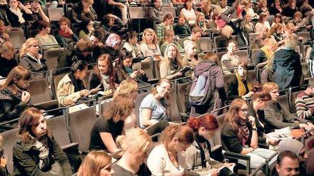 Noch Plätze frei? Die Uni Potsdam befürchtet, aufgrund knapper Kassen in Zukunft weniger Studierende ausbilden zu können.