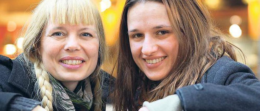 Unterwegs im Land der Trolle. Silvia Ladewig (l.) und Cosima Hoffmann erzählen und besingen nordische Mythen.