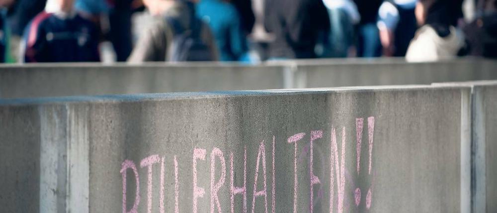 Vergebens. Die lautstarken Proteste der Studenten verhallten ungehört.