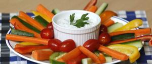 Gut schmecken soll es, gesund sein auch: Das Essen in der Schule. Nach dem Sodexo-Skandal wollen einige Gemeinden jetzt nachbessern.