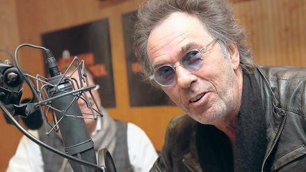 Angetreten zum Radio-Test: Hugo Egon Balder zeigte am gestrigen Dienstag im Havarie-Studio des RBB, dass er auch ohne Fernsehkameras quatschen kann.