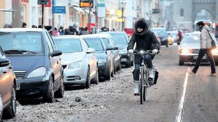 Die gefährlichste Straße für Radler: In der Friedrich-Ebert-Straße zwischen Nauener Tor und der Straße am Kanal ereigneten sich zwischen 2008 und 2010 allein 39 Unfälle mit Radfahrern – nirgendwo sonst in der Stadt gab es in diesem Zeitraum mehr.