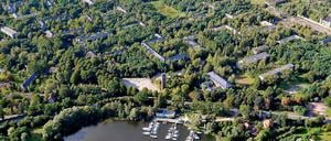 Beste Lage: Die Krampnitz-Kasernen direkt am Wasser.