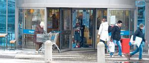 Geschäftig. Ein Dutzend Supermärkte gibt es schon in Teltow, zwei neue werden gebaut. Noch soll sich der Supermarktboom rechnen, sagt der Handelsverband.