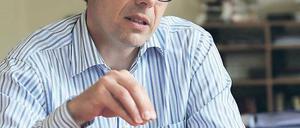 Kunsthistorischer Blick. Schlösserchef Hartmut Dorgerloh.