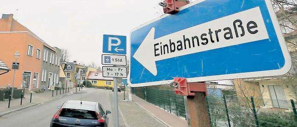Winterliche Beschaulichkeit. An Saisonwochenenden regiert in der Straße der Einheit zur Fähre das Chaos.