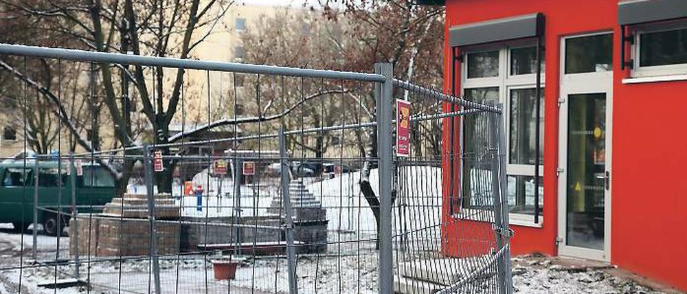 Dauerbaustelle mit Folgen. Die Sanierung der Kita „Sonnenschein“ hat Konsequenzen: Wegen der Bauarbeiten gibt es weniger Platz und weniger Kinder. Doch der Arbeitsaufwand ist bei Dauerumzugsstress enorm. Dennoch muss Personal gehen.