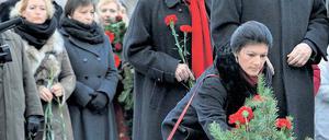 Ritual. Wagenknecht und Lafontaine (r) auf dem Friedhof der Sozialisten.