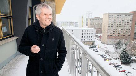 Roland Jahn, 59, leitet seit zwei Jahren die Stasi-Unterlagen-Behörde in Berlin-Mitte. Diese soll nun in die ehemalige Stasi-Zentrale nach Lichtenberg umziehen. Jahn wurde als Bürgerrechtler und SED-Gegner bekannt und 1983 zwangsweise aus der DDR ausgebürgert. Er zog nach West-Berlin und unterstützte als Journalist die ostdeutsche Opposition.