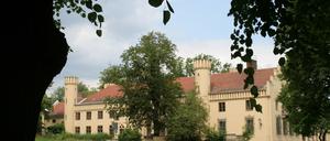 Der jahrelange Leerstand hat Spuren am Schloss Petzow hinterlassen.