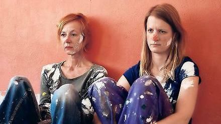 Weniger glückliche Menschen. Susanne Lothar und Stephanie Stremler (r.) in „Staub auf unseren Herzen“.