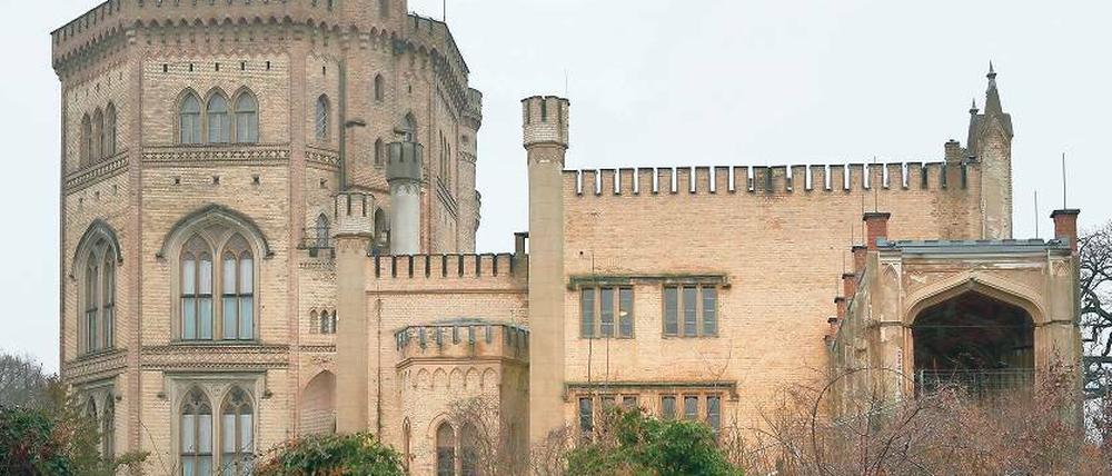 Sanierungsfall dank Friedrich II. Weil der König sein größtes Schloss in aller Eile hochziehen ließ, müssen die Erben seiner Bauten die Zeche zahlen. 22 Millionen Euro können bis 2017 ausgegeben werden, weitere 100 Millionen sind noch nötig.