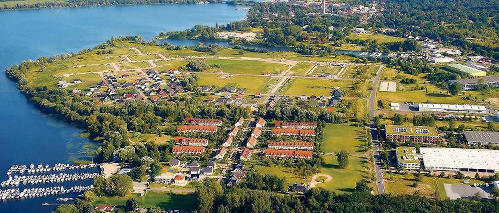 Entwicklungsschub. Die Havelauen sind im Aufbruch, schon im April soll mit dem Bau der Hafenpromenade begonnen werden. Allein beim Bau der Blütentherme geht es nicht wie ursprünglich geplant voran. Sie öffnet frühestens im September 2013.