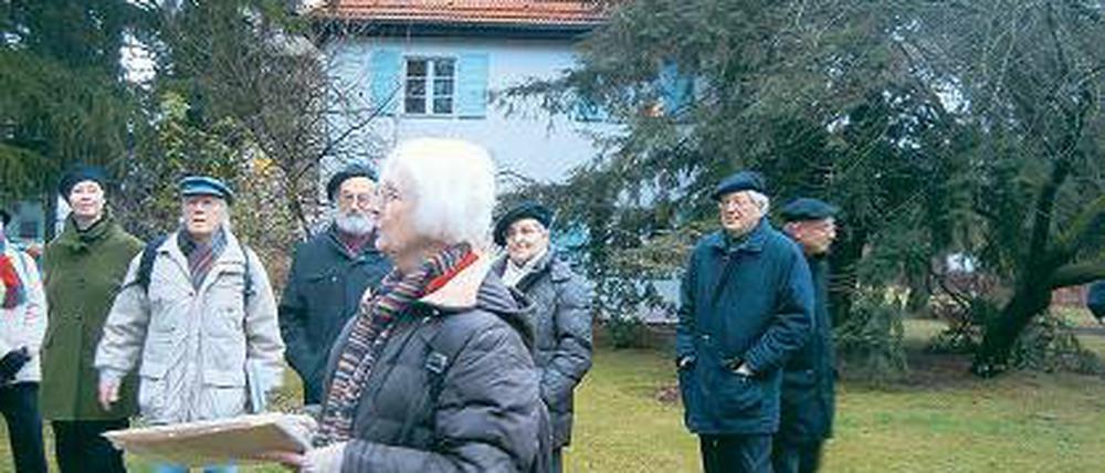 Grünes Refugium: Autorin Elisabeth Göbel stellte ihr Anwesen vor.