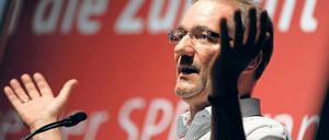 Alle Hände voll zu tun. Regierungs- und SPD-Landeschef Matthias Platzeck hatte am Wochenende mehr zu tun als gedacht. Neben der Rede auf dem Landesparteitag musste er auch einen handfesten Koalitionskrach versuchen zu kitten.