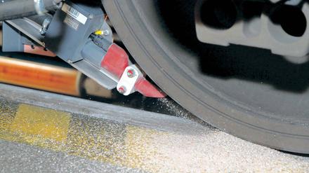 Ungewollter Nebeneffekt: Das Eisenbahnbundesamt hat herausgefunden, dass der von Zügen gestreute Bremssand die Sicherungstechnik der Bahn überlisten kann. Im November 2010 kam es auch in Potsdam zu einem entsprechenden Vorfall.