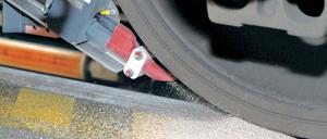 Ungewollter Nebeneffekt: Das Eisenbahnbundesamt hat herausgefunden, dass der von Zügen gestreute Bremssand die Sicherungstechnik der Bahn überlisten kann. Im November 2010 kam es auch in Potsdam zu einem entsprechenden Vorfall.