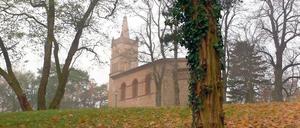 Attraktiver Festspielort: Die nach Plänen von Karl-Friedrich Schinkel erbaute Kirche auf dem Petzower Grellberg.