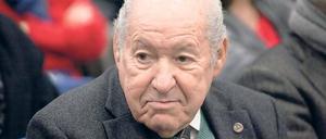Gespaltene Seele. Der 87-jährige Sally Perel schrieb die Autobiographie „Ich war Hitlerjunge Salomon“. Als Jugendlicher überlebte er den Holocaust getarnt als Deutscher. Am Mittwoch war er in der Babelsberger Marienschule zu Gast.