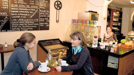 Nostalgisch Kaffeetrinken. Im Film-Café Melodie ab sofort möglich.