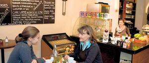 Nostalgisch Kaffeetrinken. Im Film-Café Melodie ab sofort möglich.