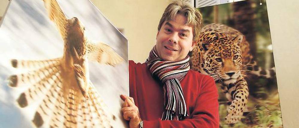 Grüne Wunder erleben. Jörg Drews verwandelt tolle Naturaufnahmen in spektakuläre 3-D-Bilder und kombiniert diese mit einem Wackeleffekt. Das Ergebnis sind faszinierende Bilder – und Baumpflanzungen im fernen Nepal.