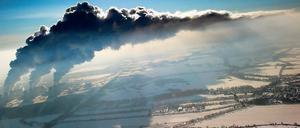 Treibhausgas statt Klimaschutz. Im Ökostromvorzeigeland Brandenburg ist der CO2-Ausstoß zuletzt gestiegen. Mehr als die Hälfte der Emission stammt aus Braunkohlekraftwerken wie hier in Jänschwalde (Spree-Neiße).