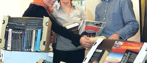 Kein Märchen. Seit zwei Wochen ruft die Bürgerstiftung Potsdam dazu auf, alte Bücher, CDs oder DVDs, für die man keine Verwendung mehr hat, bei der gemeinnützigen Organisation abzugeben. Sie sollen für einen guten Zweck wieder verkauft werden.