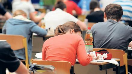 Neues Kurssystem. Brandenburger Elftklässler müssen ab 2014 fünf Kurse auf erhöhtem Niveau belegen: In Deutsch, Mathe, Naturwissenschaften und Fremdsprachen haben sie je vier Stunden Unterricht.
