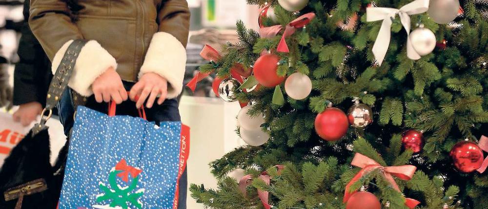 Welche Firmen zahlen noch Weihnachtsgeld? Viele Arbeitnehmer können auch 2012 mit Weihnachtsgeld rechnen.