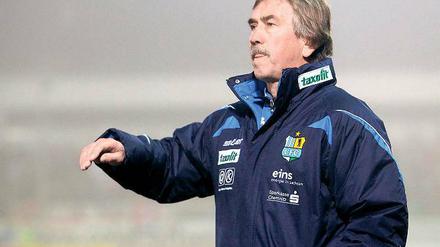 Trainerfuchs. Gerhard Schädlich (59) bestreitet mit dem Chemnitzer FC die zweite Saison in der Dritten Liga. Zuletzt musste sein Team eine Niederlage in Unterhaching hinnehmen.