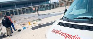 Mehr davon. Nicht nur auf der BER-Baustelle sind dringend Helfer in der Krise notwendig, sondern offenbar auch in den Kreisen der Flughafengesellschafter.