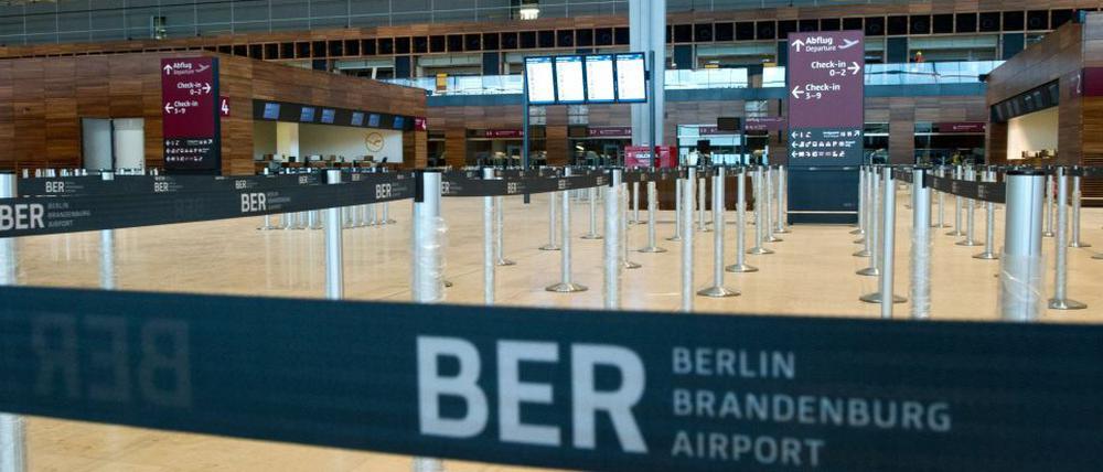 Hier wird noch monatelang kein Passagier abgefertigt werden - das Terminal des BER in Schönefeld.