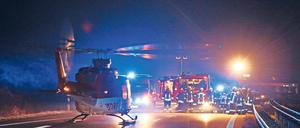 Alptraum für jeden Autofahrer. Am späten Donnerstagabend hat ein junger Geisterfahrer einen schweren Verkehrsunfall verursacht.