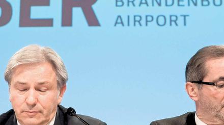 Nicht zugehört? Wowereit und Platzeck bei der Eröffnungs-Absage im Mai.