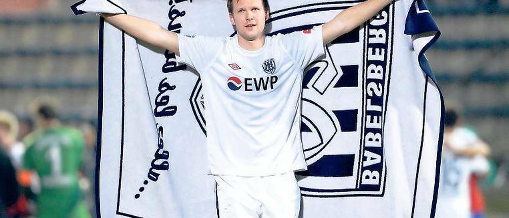 Toller Einstand. Monatelang war Julian Prochnow nicht einsatzbereit. Am vergangenen Freitag wurde er in Unterhaching eingesetzt und freute sich mit seiner Mannschaft über einen 1:0-Sieg. Am Dienstag will er nun gegen Erfurt alles geben.