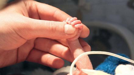 Unter Umständen tödlich. Nach der Charité sind auch am Potsdamer Bergmann-Klinikum Darmkeime auf der Frühchenstation aufgetreten. Sechs Babys werden derzeit isoliert behandelt. Lebensgefahr besteht laut Klinikum nicht.