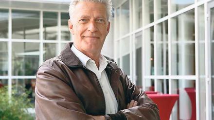 Seine Bücher sind gefragt. „Sicher, weil ich eine Fernsehnase bin und sie als Taschenbuch nicht so teuer sind“, glaubt Dieter Moor.
