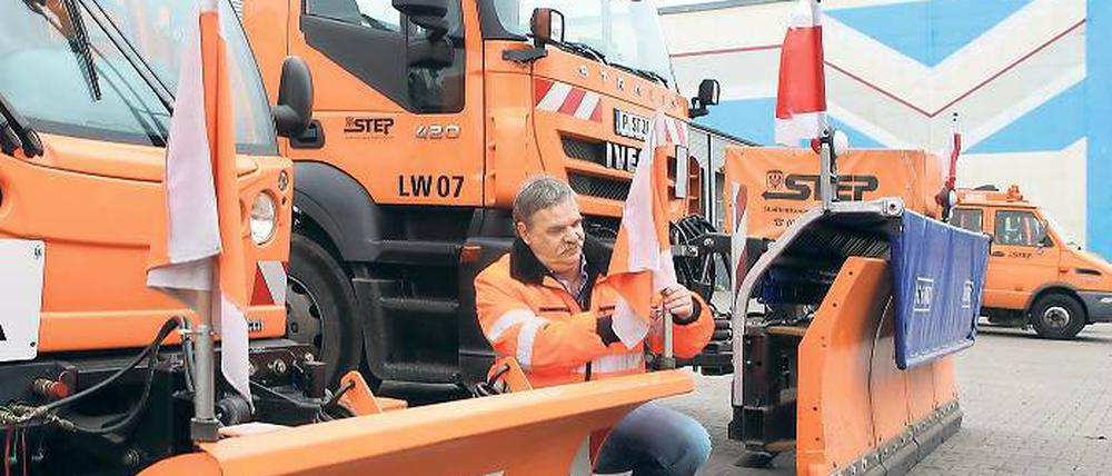 Salzstreuer sind einsatzbereit. Trotz der Kritik am umweltschädlichen Salz, verteidigt Wolfgang Haar den Einsatz im Winter. Denn Splitt als Ersatz müsste öfter gestreut und im Frühjahr als Sondermüll entsorgt werden.