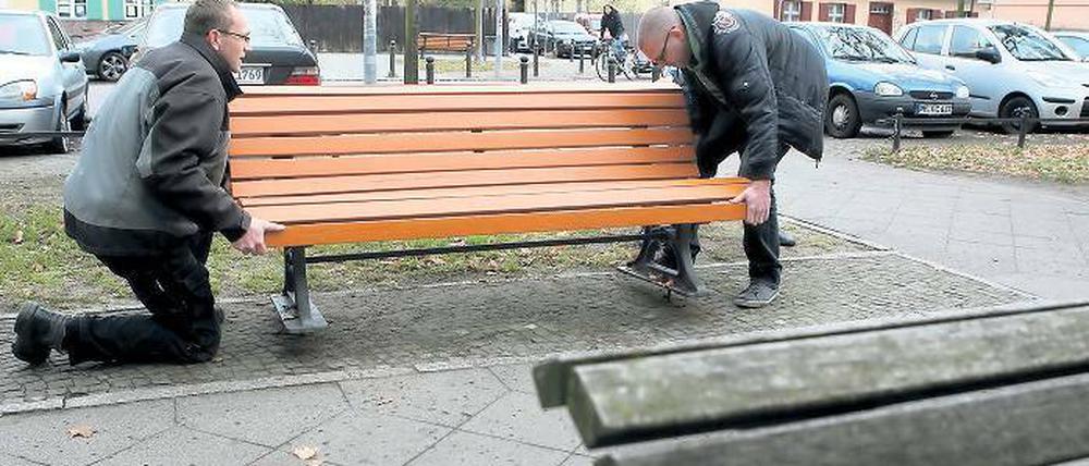 Schöner sitzen. In Babelsberg wird die 100. Bank aufgestellt.