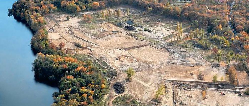 Noch eine Brache. So lange auf dem Plattner-Campus am Jungfernsee kaum potenzielle Fahrgäste wohnen, wird auch die neue Tramstrecke nicht gebaut.