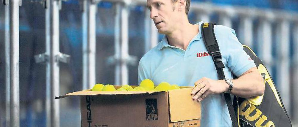 Einpacken bitte! Zehn Jahre war Patrik Kühnen Chef des deutschen Davis-Cup- Teams.