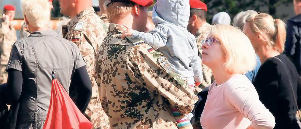 Unterstützung vom Bataillon. Für 250 Beelitzer Soldaten heißt es seit dieser Woche wieder Abschied nehmen.